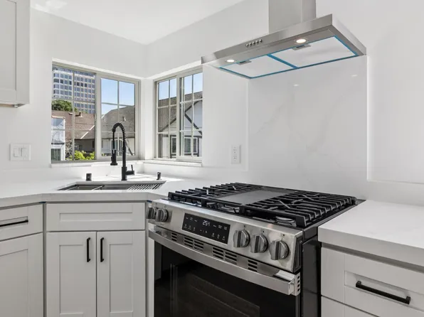 Stunning Luxury 2BR with Wraparound Deck in Downtown Palo Alto, 562 Everett Ave, Palo Alto, CA 94301