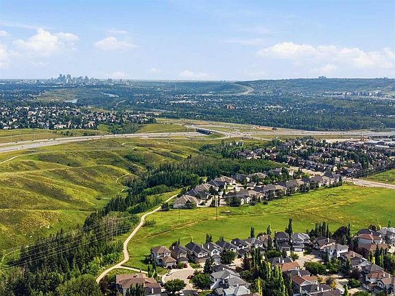 4th image of 128 Tuscany Ravine Ter NW