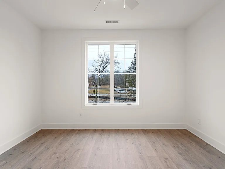 172 Leggo Ave — Photo 34