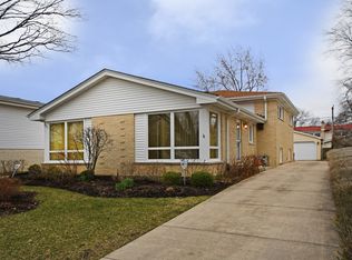 7921 Lyons St, Morton Grove, IL 60053