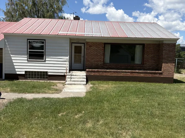 118 N 8th St, Ashton, ID 83420