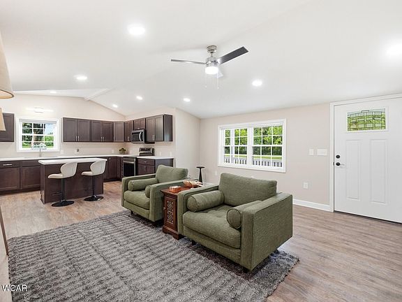 5th image of 3115 Loescher Rd