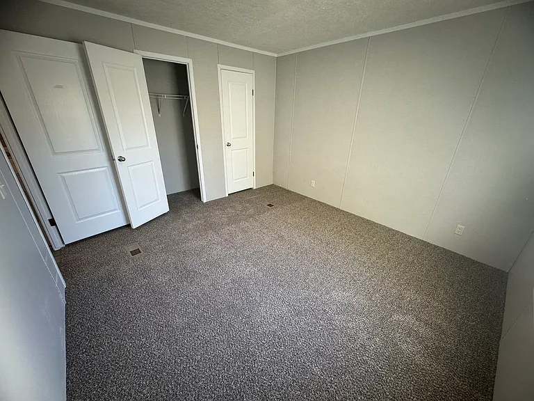 17 Pine Ave — Photo 20
