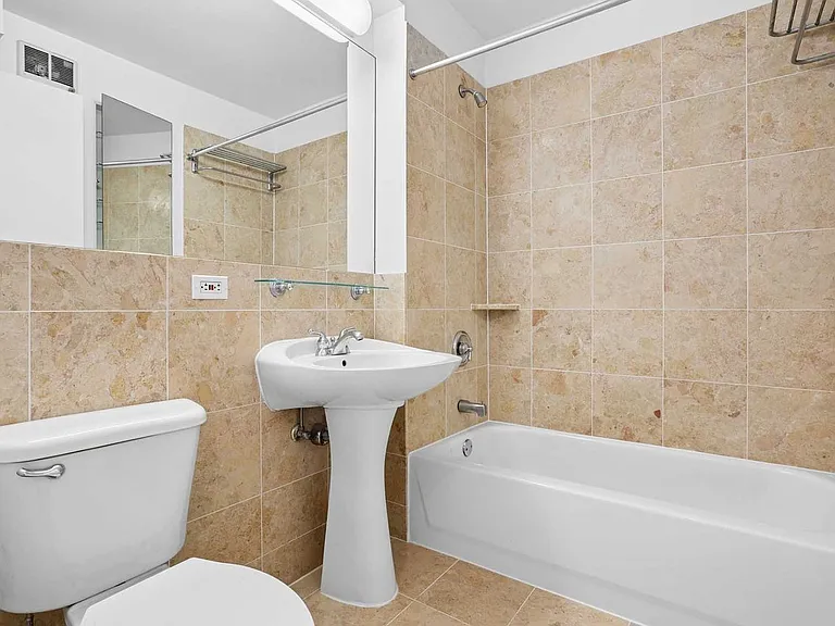 360 W 43rd St #N8H — Photo 14