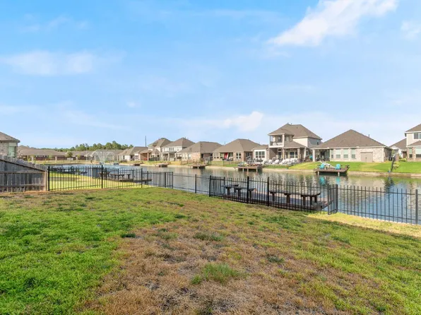 29650 Kynndal Shore Dr, Spring, TX 77386