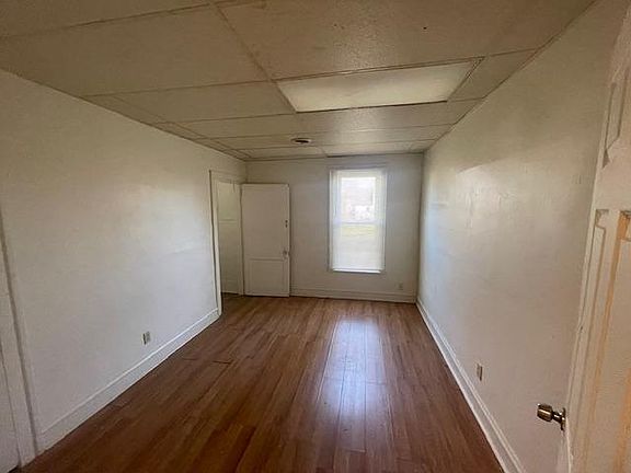 4th image of 204 N Jackson St #2