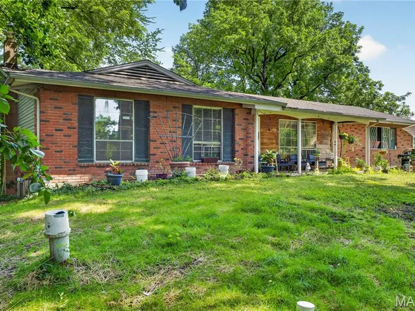 10500 Toelle Ln, Saint Louis, MO 63137