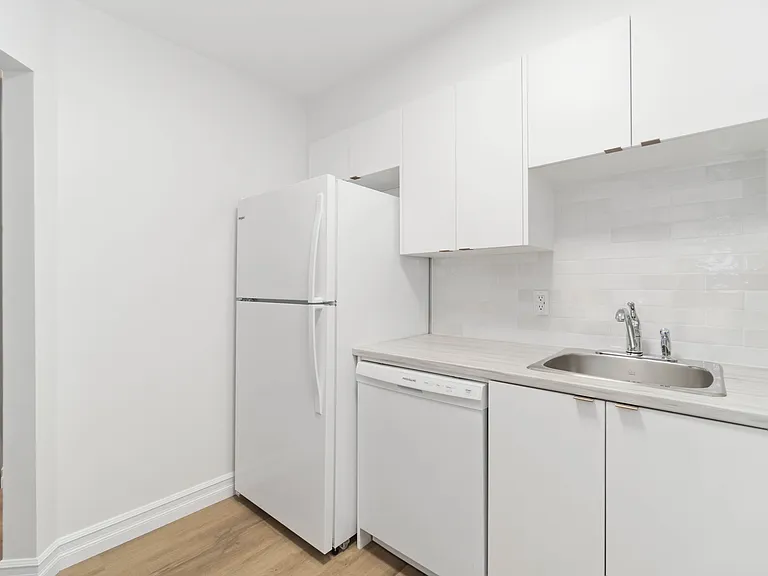 1 Brookdale Ct #107 — Photo 11