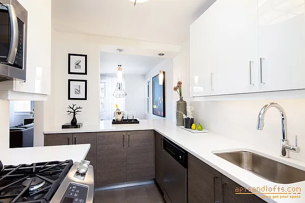 Rented by aptsandlofts.com | media 6