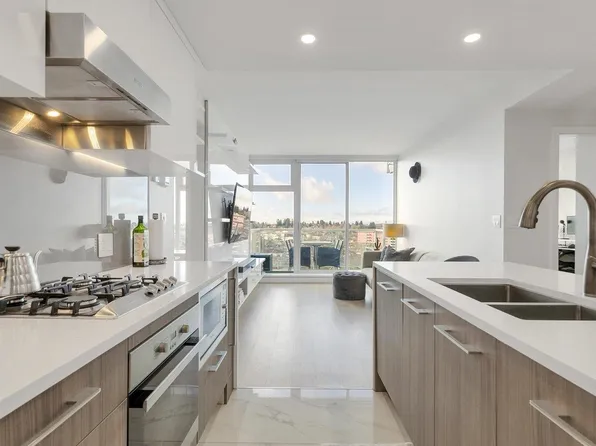 2221 E 30th Ave #1106, Vancouver, BC V5N 3A1