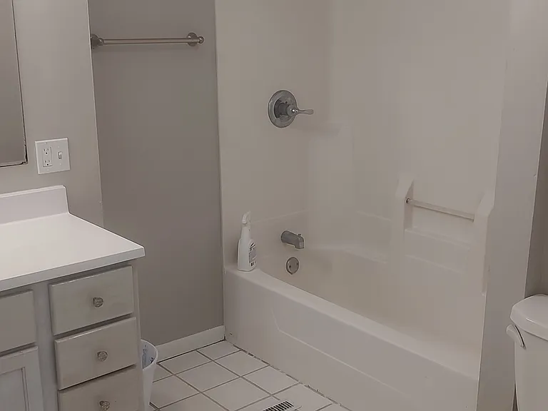 251 Tower Heights Ct #251 — Photo 9