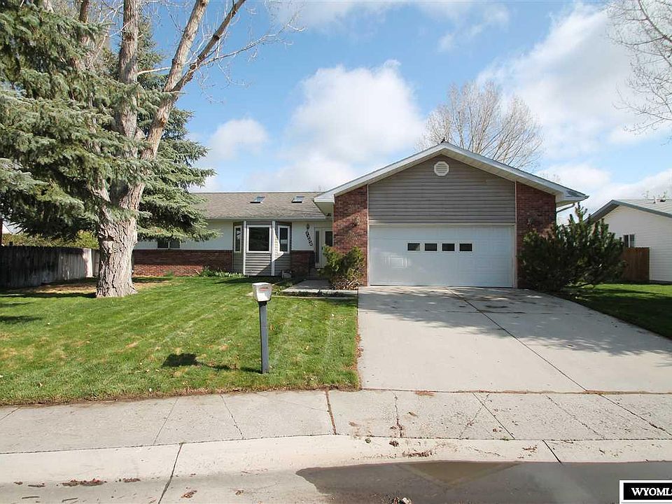 1st image of 1304 Forest Dr