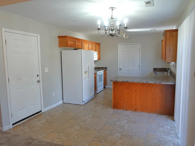139 Stockbridge Dr — Photo 13