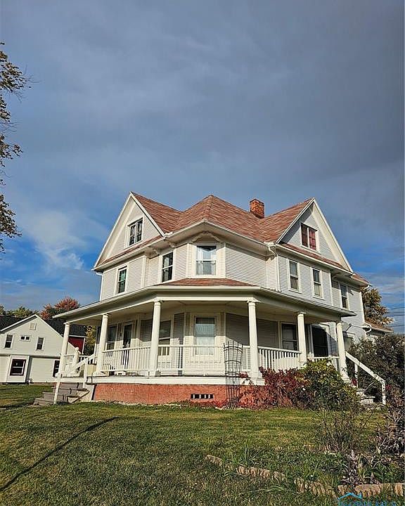 1st image of 455 Saint Louis St