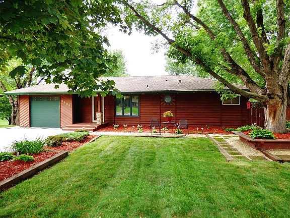 2nd image of 6409 Zinnia Ln N