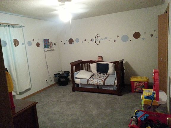 larger bedroom-new carpet