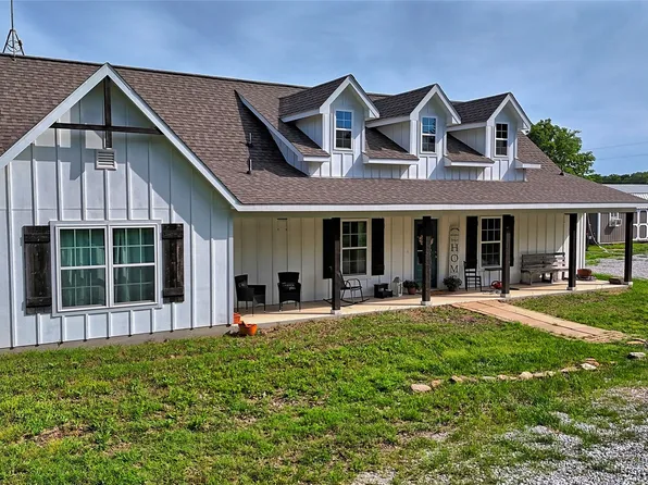 657 Pink Wilson Rd, Bowie, TX 76230