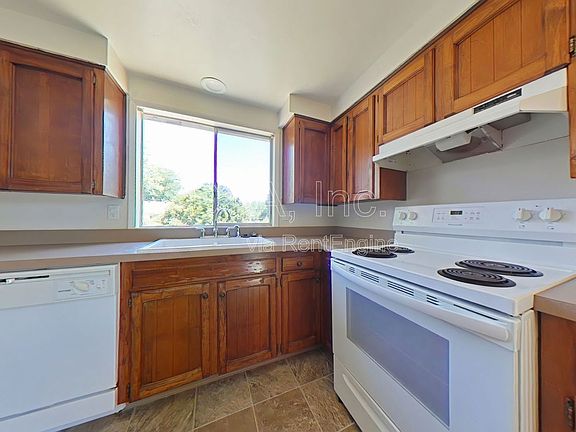 4th image of 3666 NW Van Buren Ave