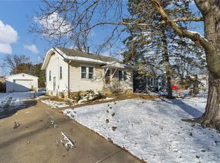 719 31st St SE, Cedar Rapids, IA 52403
