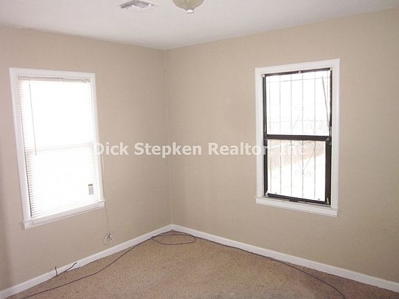 4th image of 524 S Shasta Ave