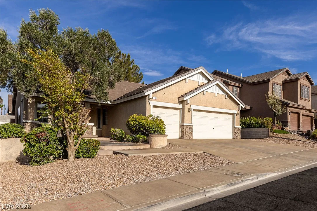 3 bed, 2.0 bath, 1970 sqft, $2,100 — Photo 3