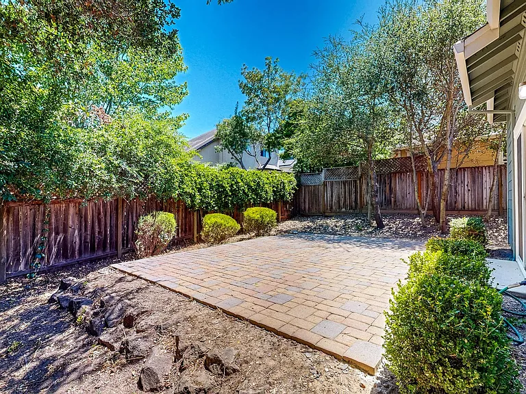 642 Acacia Ln — Photo 51