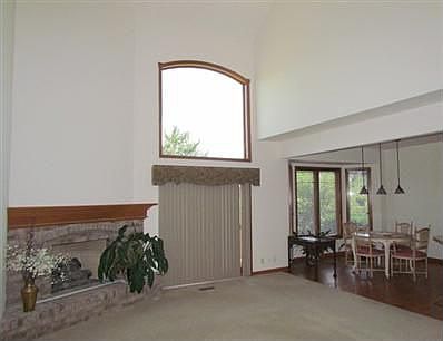 3rd image of 26W162 Klein Creek Dr