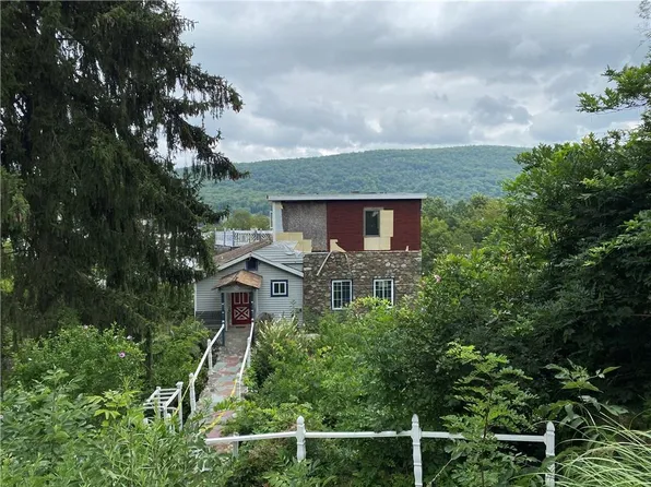 70 Indian Trail N, Greenwood Lake, NY 10925