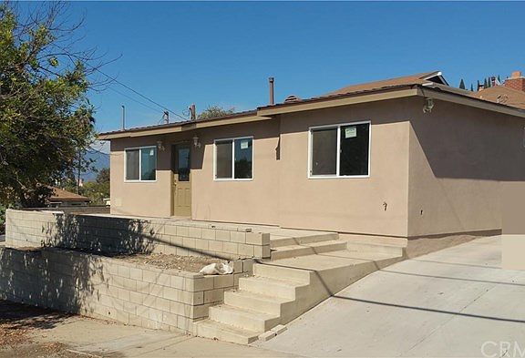 3rd image of 202 Marguerita Ave