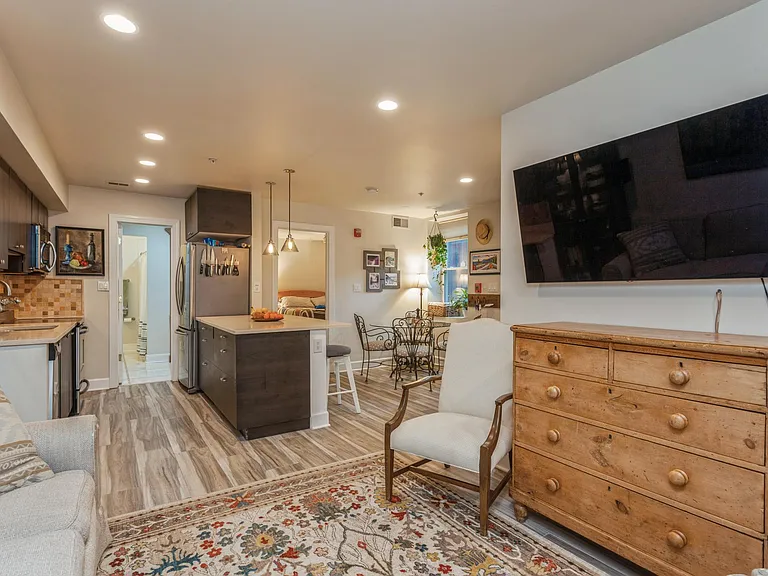 304 Q St NW #1 — Photo 8