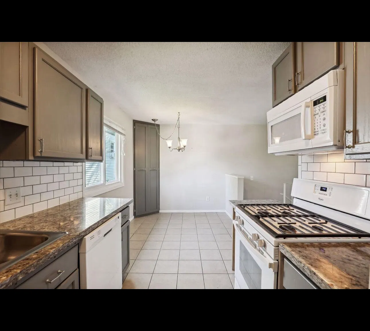 2538 California St NE — Photo 4