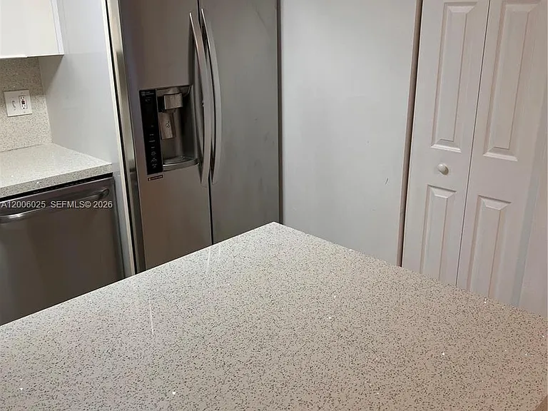 8290 Lake Dr #108 — Photo 18
