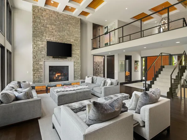 2201 Isengard St, Minnetonka, MN 55305