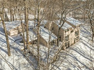 1291 Bluff Creek Dr, Chaska, MN 55318
