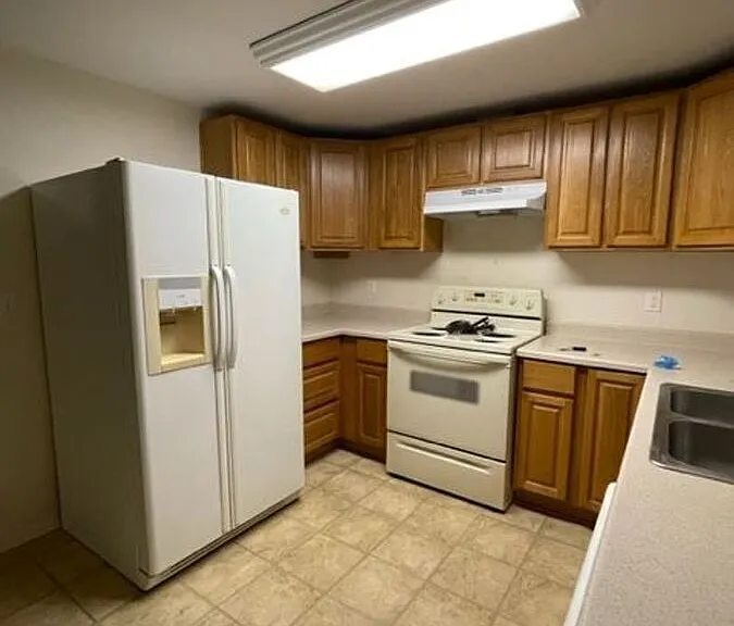 633 Airway Ave — Photo 7