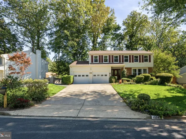 15507 Yorktown Dr, Dumfries, VA 22025