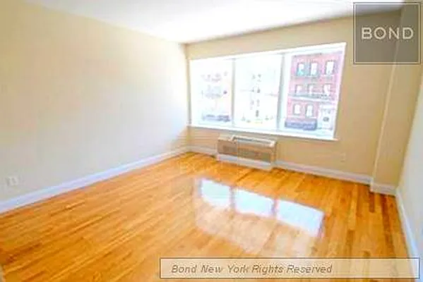 Sold by Bond New York | media 13