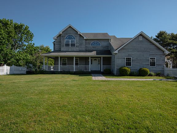 2nd image of 37 Tanners Neck Ln