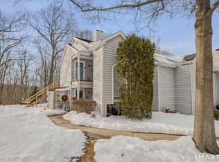 Winding Hollow, Groton, CT 06340