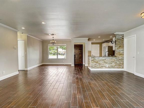 5th image of 9387 Richmond Cir