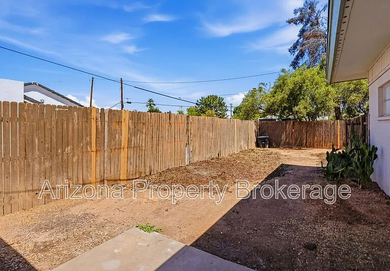 450 W 6th St #A — Photo 20