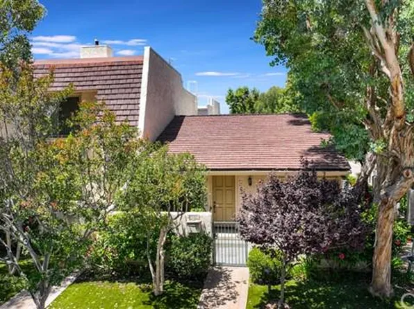 22245 Erwin St, Woodland Hills, CA 91367