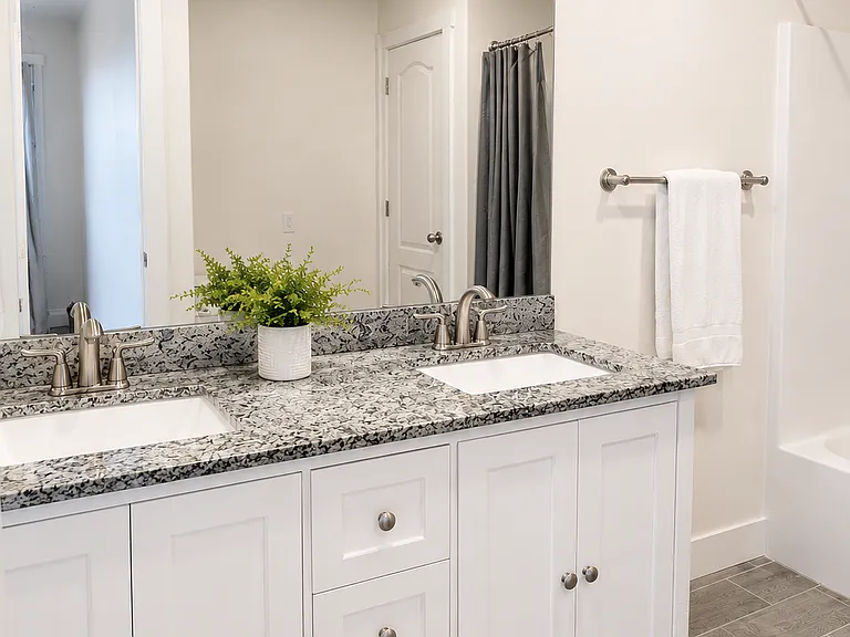 749 N Devonshire Dr — Photo 19