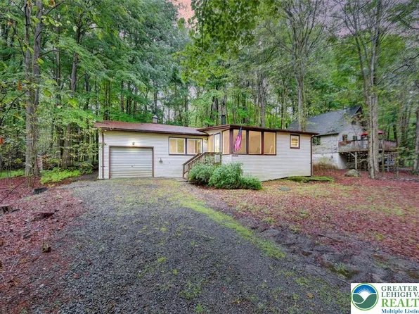 433 Orono Dr, Pocono Lake, PA 18347