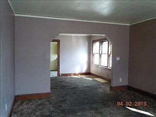 5th image of 421 Underwood St