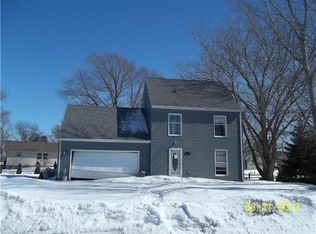 100 Sunrise Ln, Fall River, WI 53932
