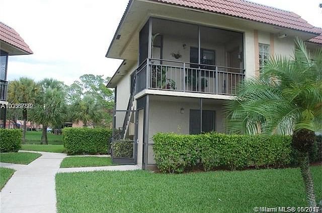 1st image of 305 Lakeview Dr APT 201