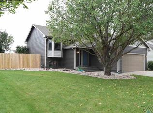 4825 E Maywood Dr, Sioux Falls, SD 57110