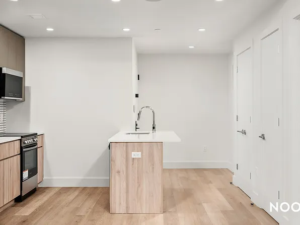 91 Bruckner Boulevard image 2 of 12