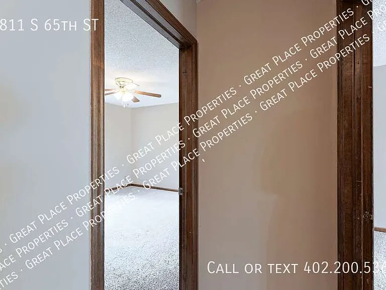 4811 S 65th St — Photo 30